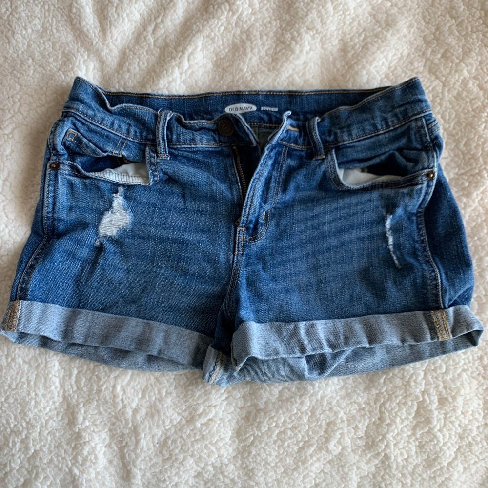 Old Navy Boyfriend Denim Shorts - 4 - Picture 1 of 5